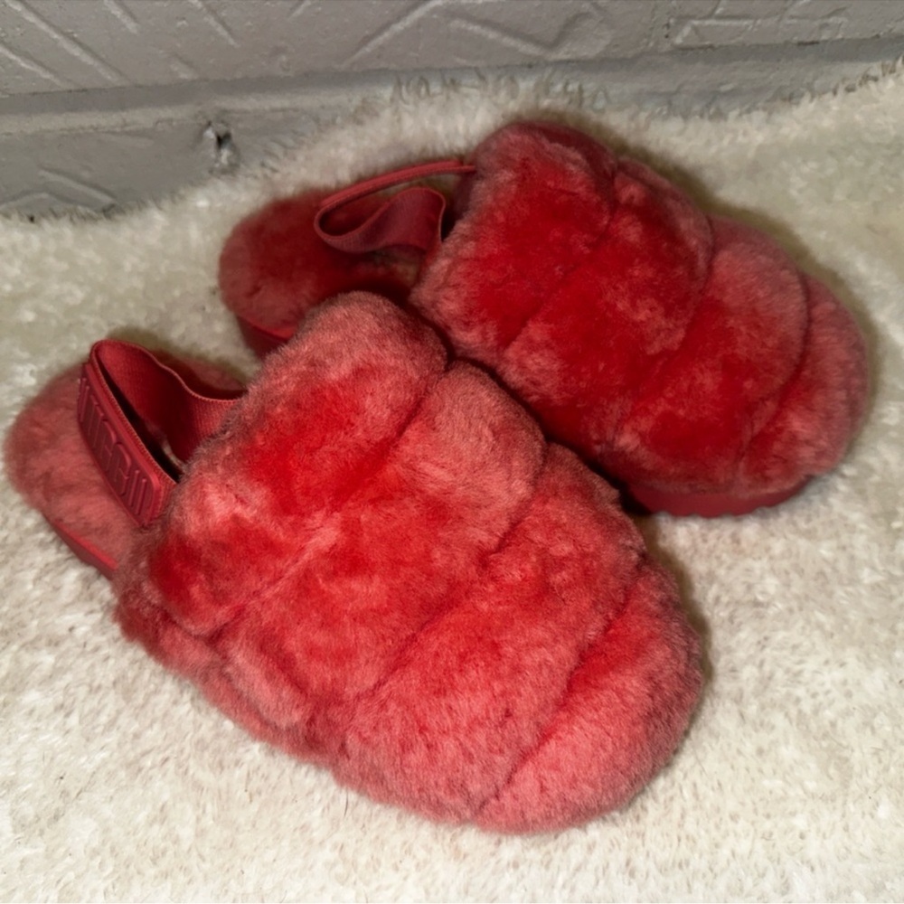 New UGG Women's Super Fluff Slipper Size 37